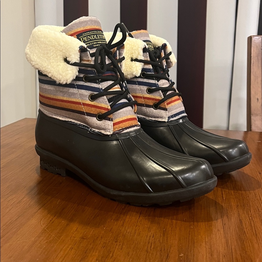 Pendleton Bridger Stripe Mid Duck Boots new Rain Snow Women’s Size 7